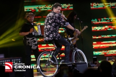 24 de febrero de 2018/VIA DEL MAR El cantante Carlos Vives, durante la Quinta noche de la 59 versin del Festival de la Cancin de Via del Mar 2018. FOTO: CRISTOBAL ESCOBAR/AGENCIAUNO